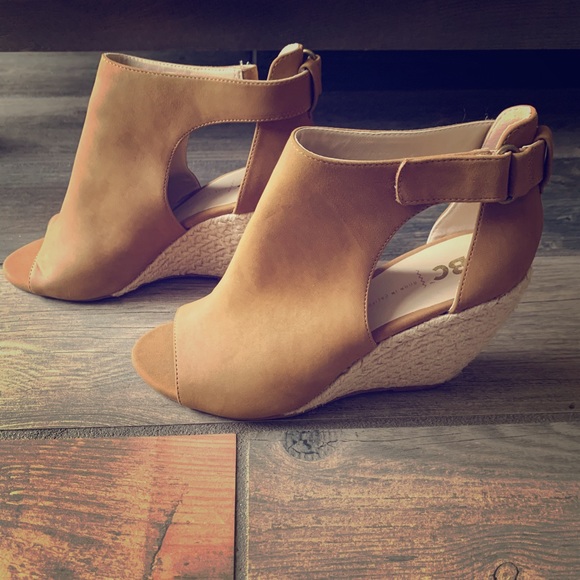 Born in California Wedges Sz 7 1/2 - Picture 2 of 6